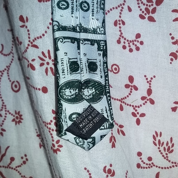 Slice of Life Neckwear ATM Scene US Money Tie - Picture 3 of 4